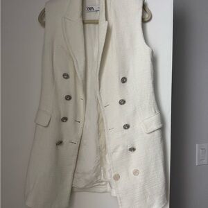 Zara Cream Blazer with Tailored Design